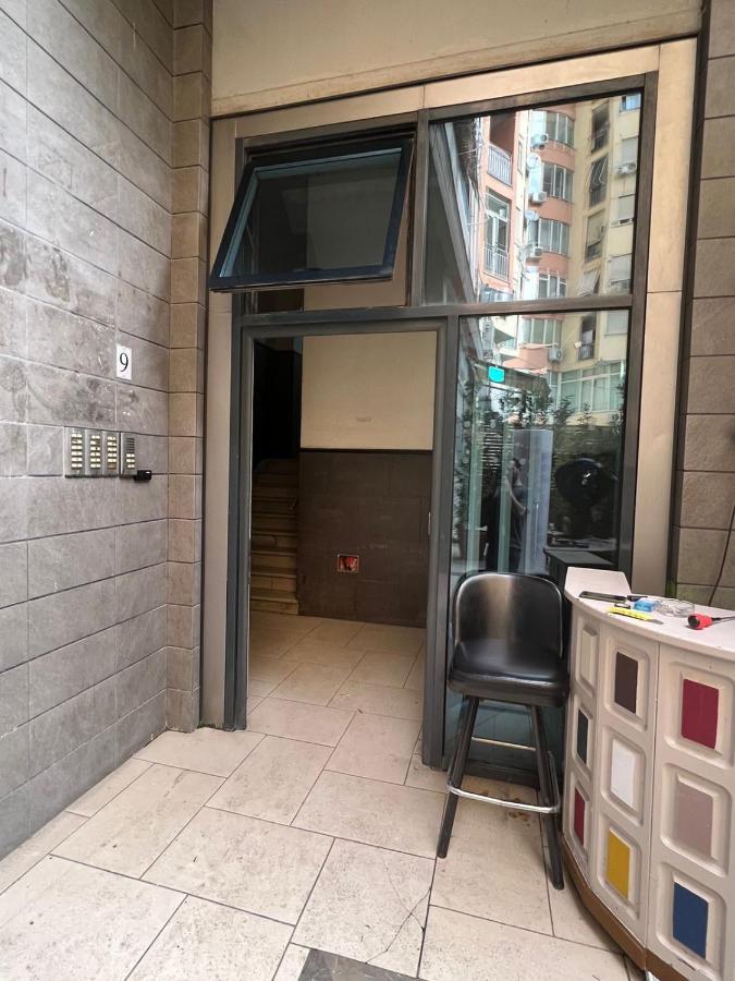 Luxury Center Observatori Apartment Tirana Exteriör bild