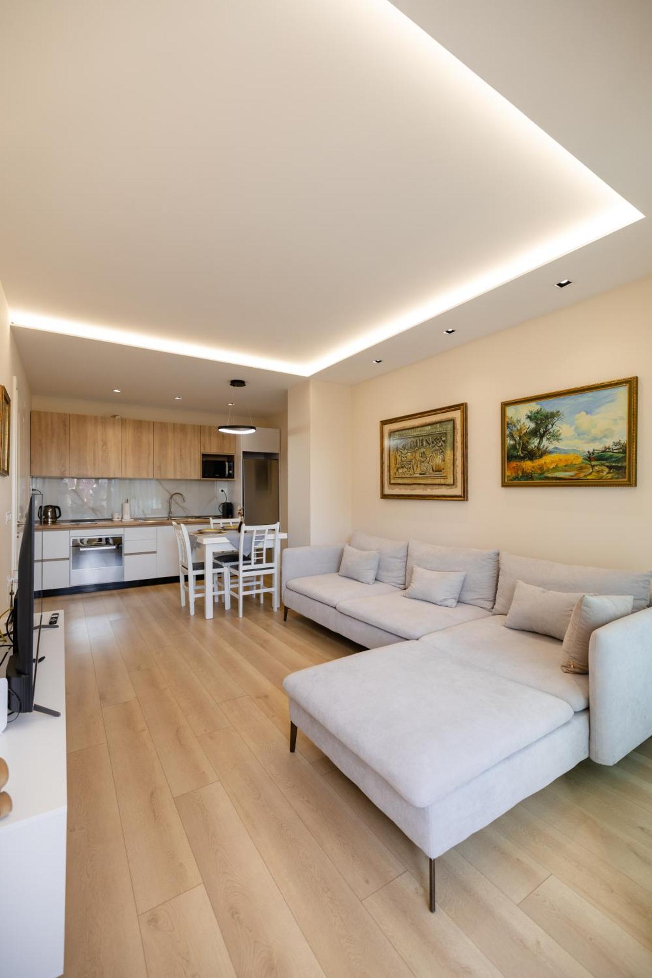 Luxury Center Observatori Apartment Tirana Exteriör bild