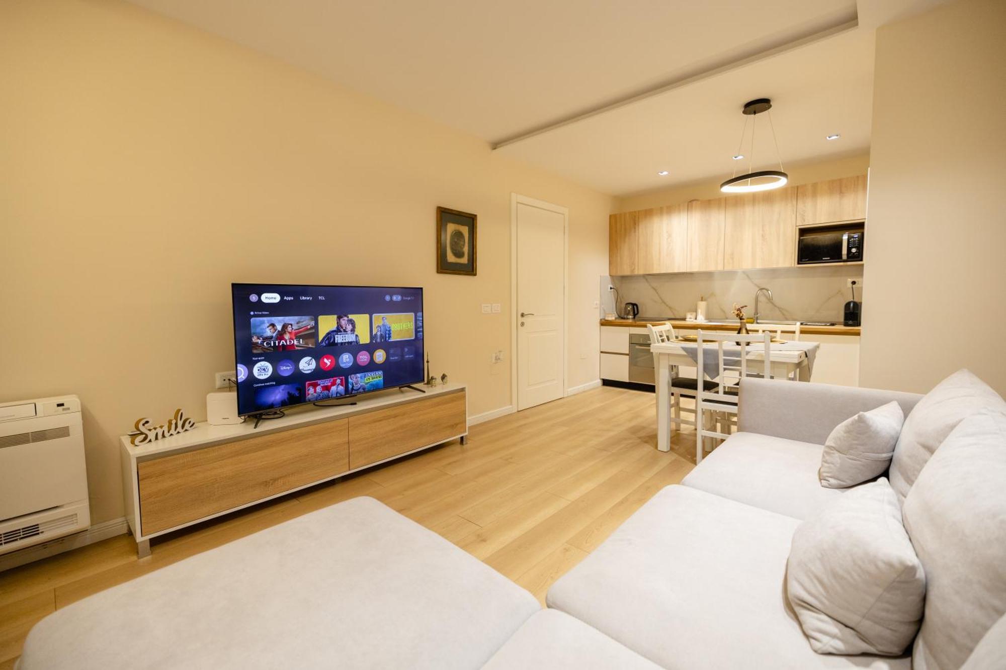 Luxury Center Observatori Apartment Tirana Exteriör bild