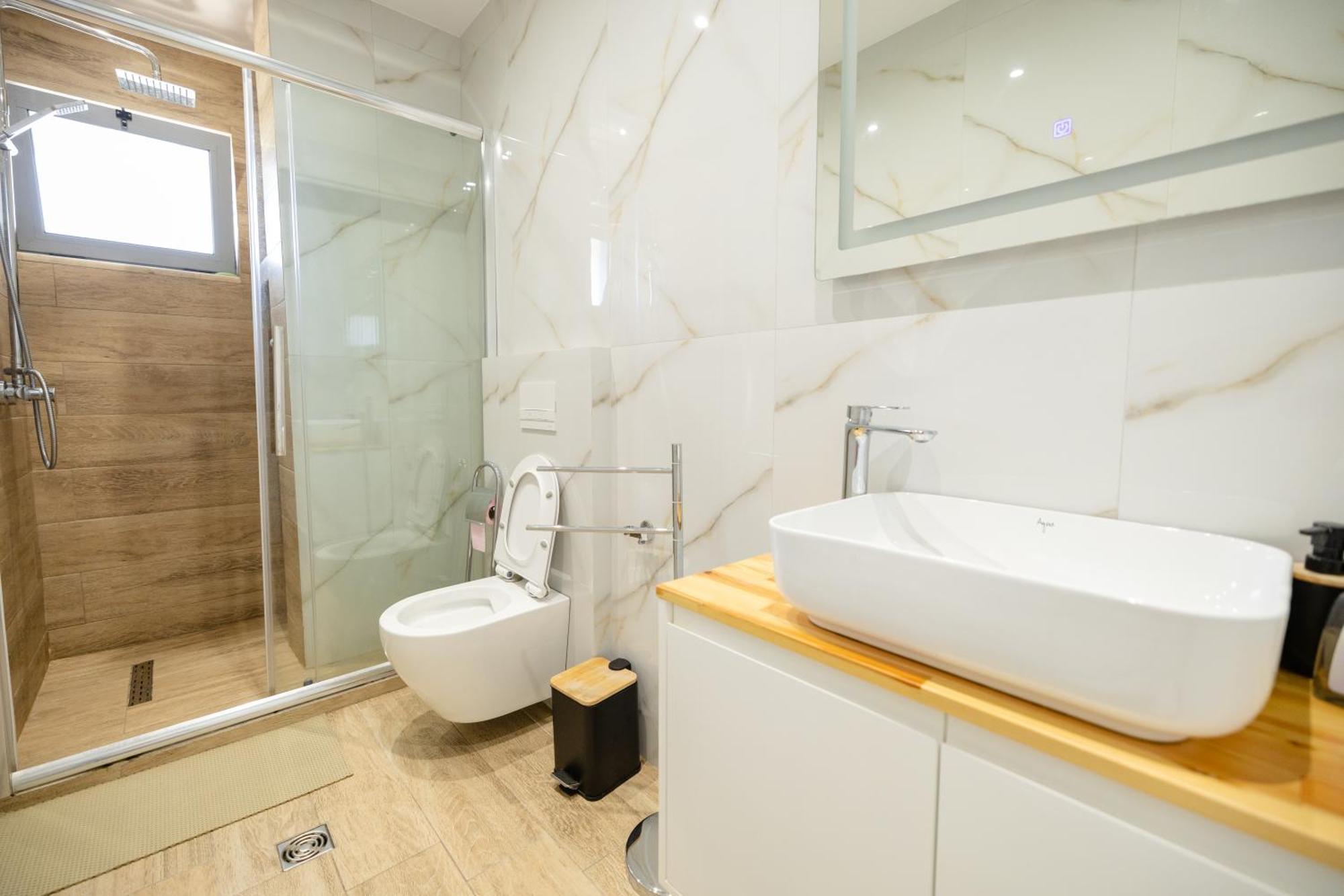 Luxury Center Observatori Apartment Tirana Exteriör bild
