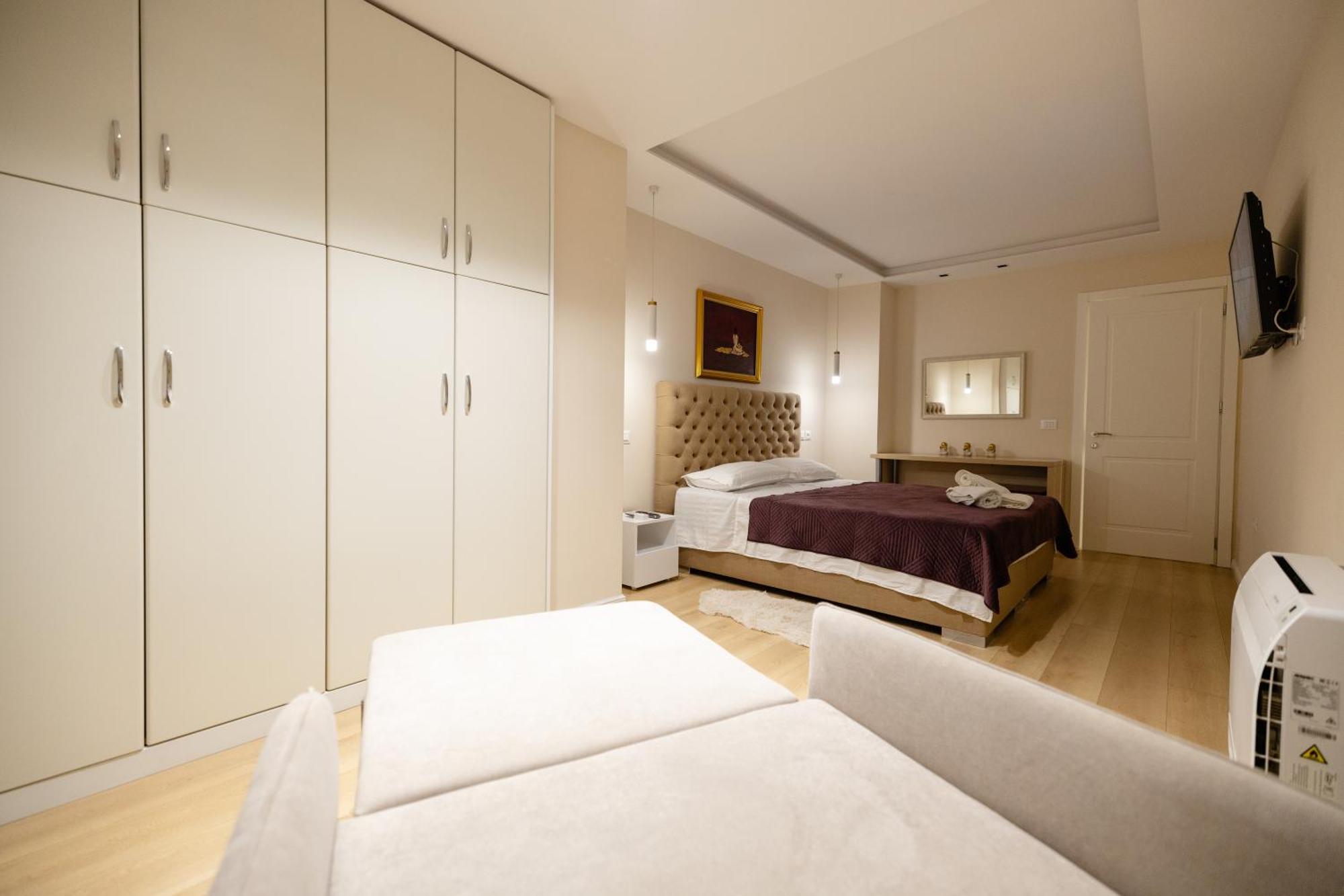 Luxury Center Observatori Apartment Tirana Exteriör bild