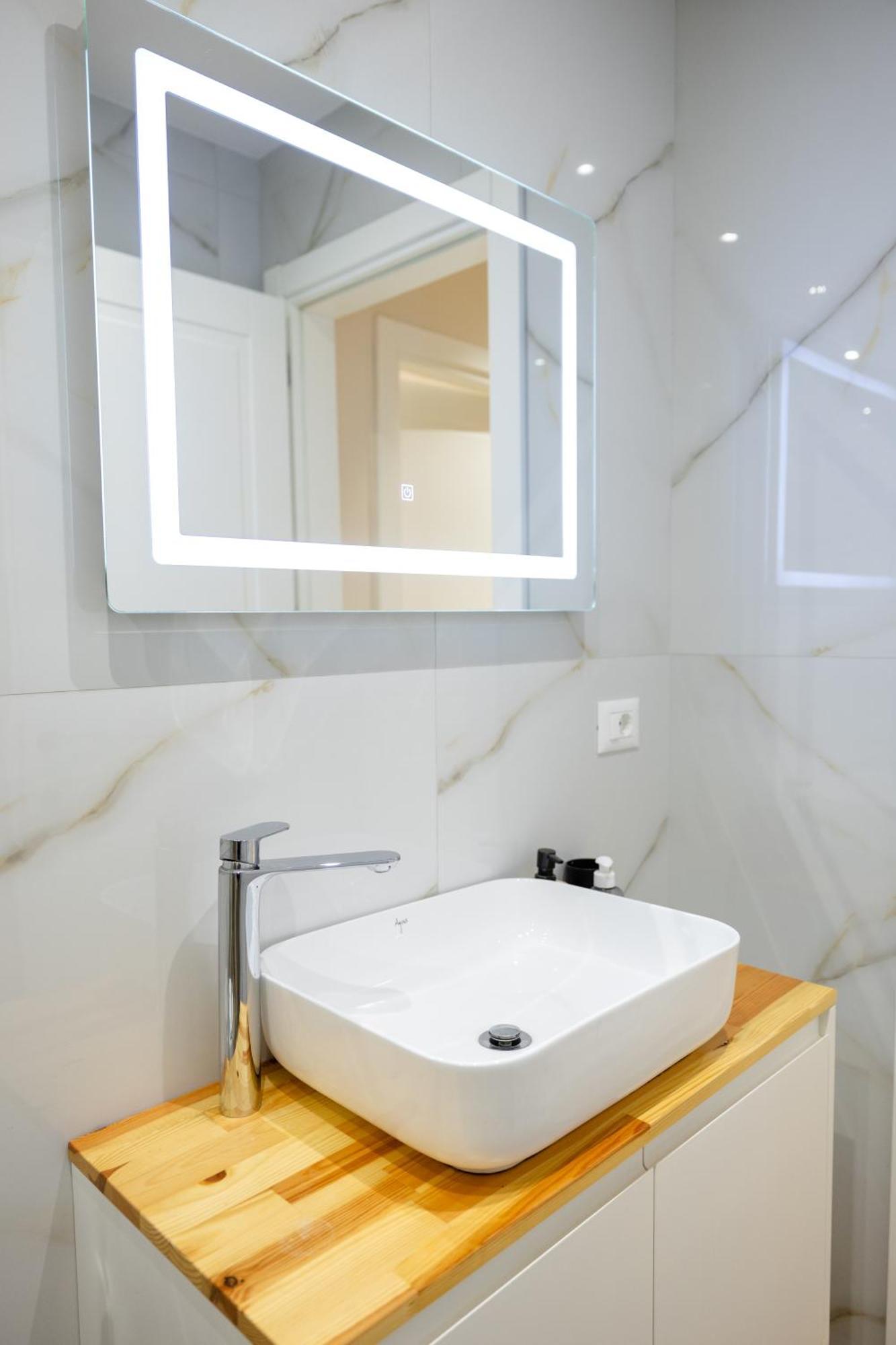 Luxury Center Observatori Apartment Tirana Exteriör bild