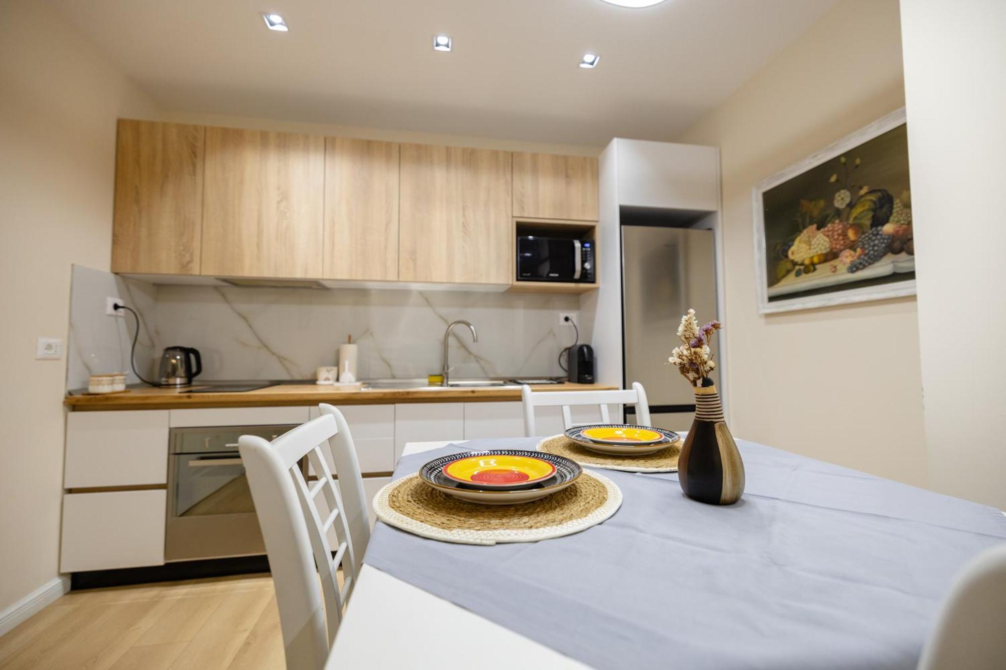 Luxury Center Observatori Apartment Tirana Exteriör bild