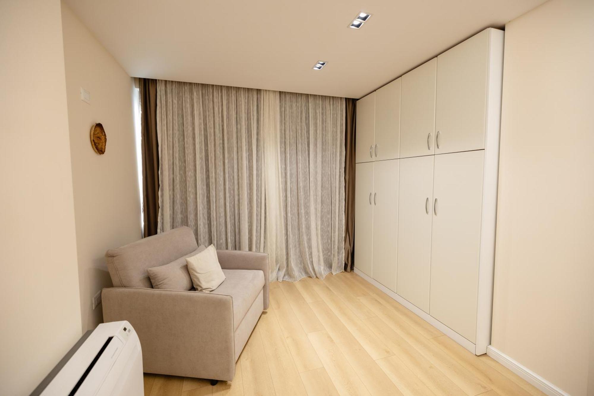 Luxury Center Observatori Apartment Tirana Exteriör bild