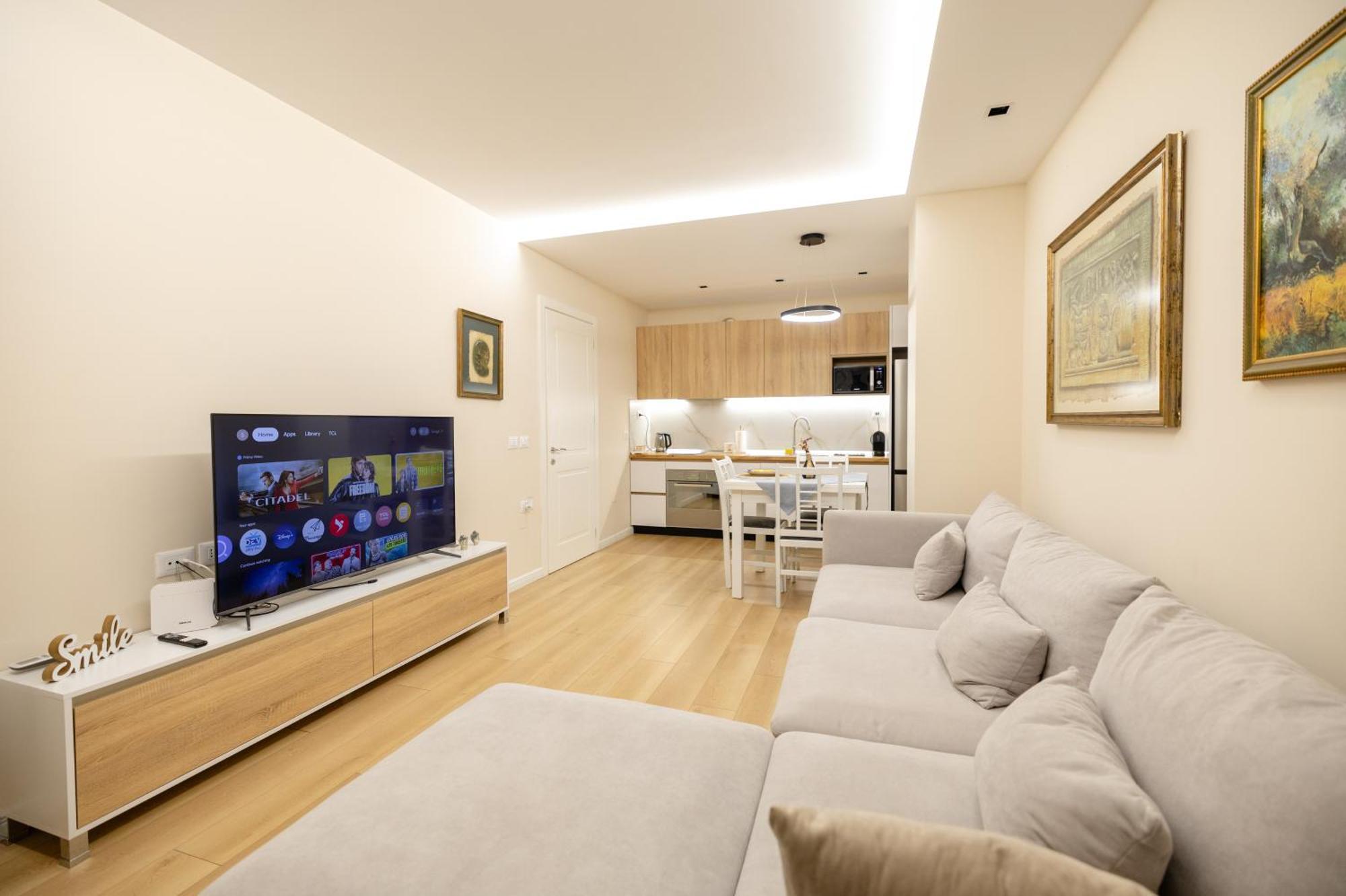 Luxury Center Observatori Apartment Tirana Exteriör bild