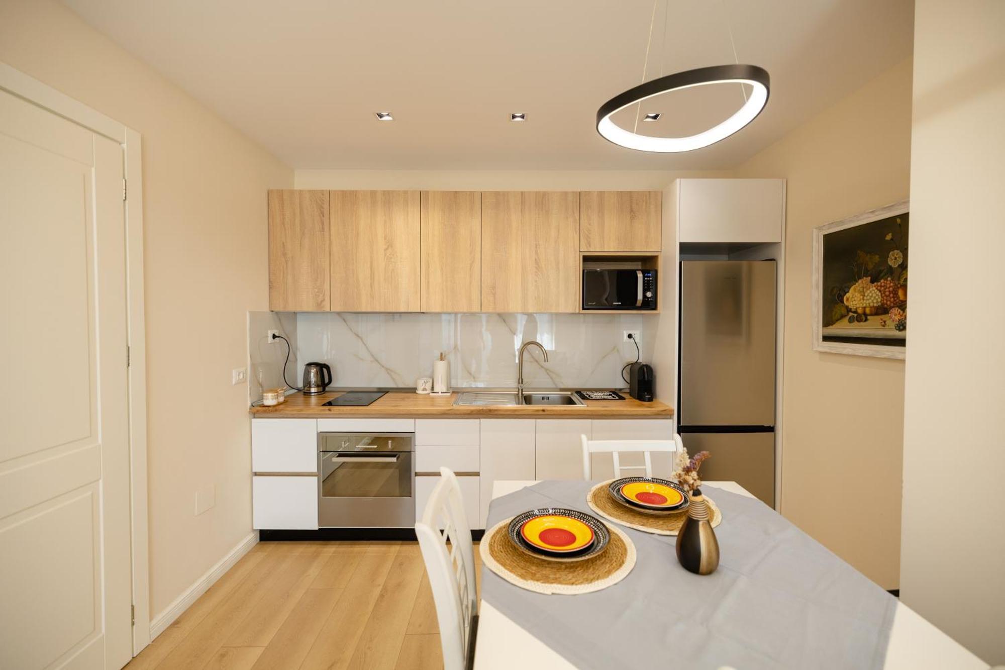 Luxury Center Observatori Apartment Tirana Exteriör bild