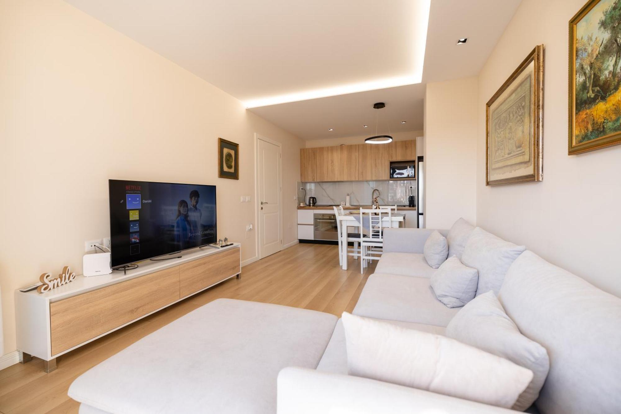 Luxury Center Observatori Apartment Tirana Exteriör bild