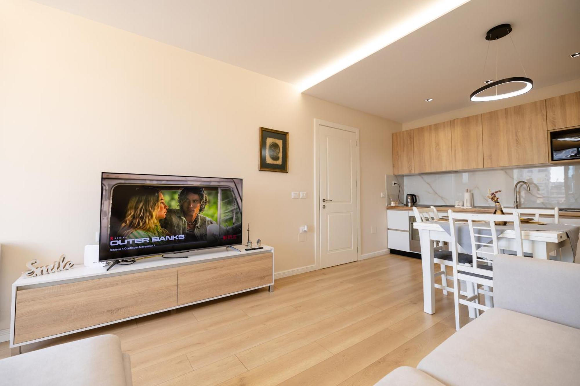 Luxury Center Observatori Apartment Tirana Exteriör bild