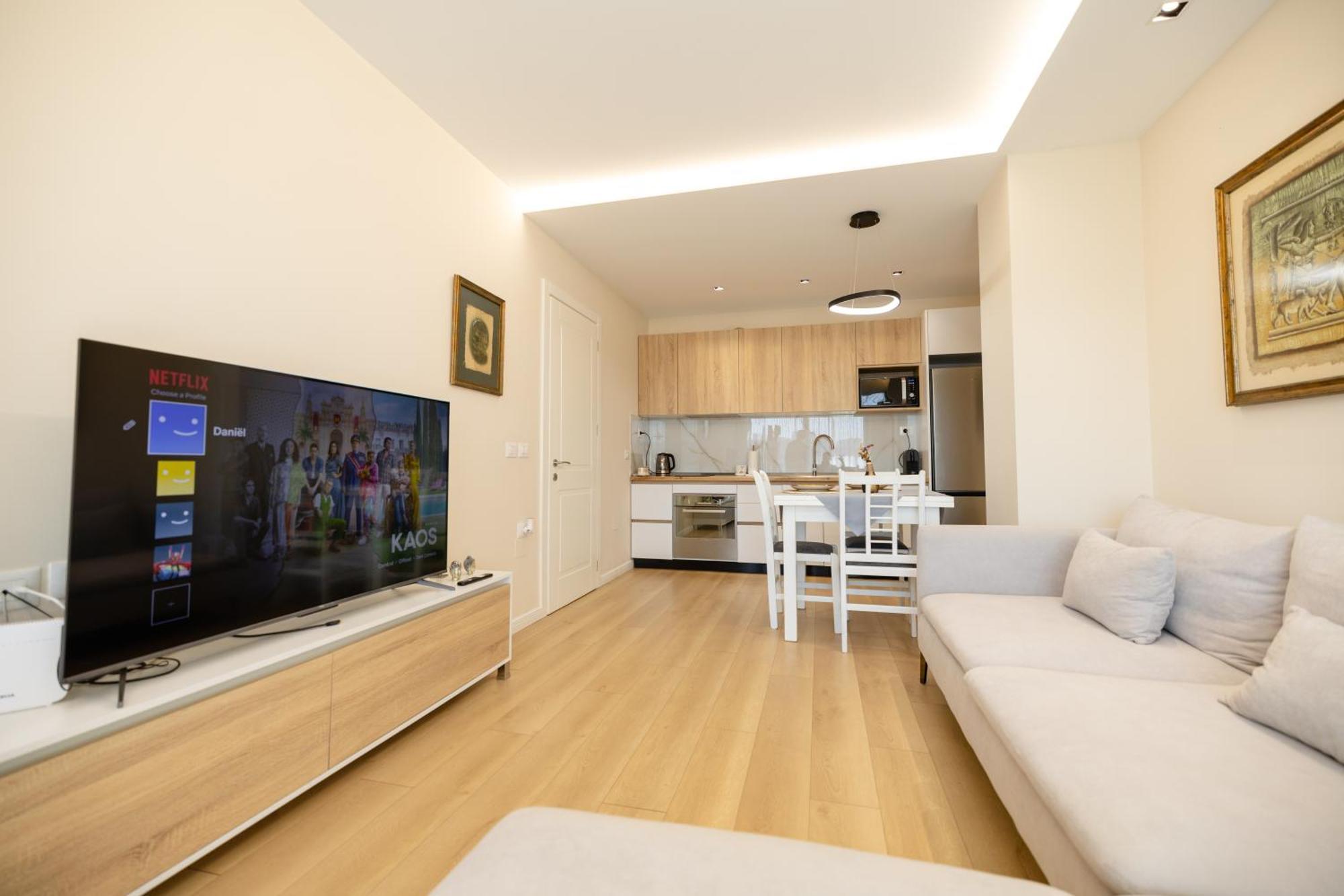 Luxury Center Observatori Apartment Tirana Exteriör bild